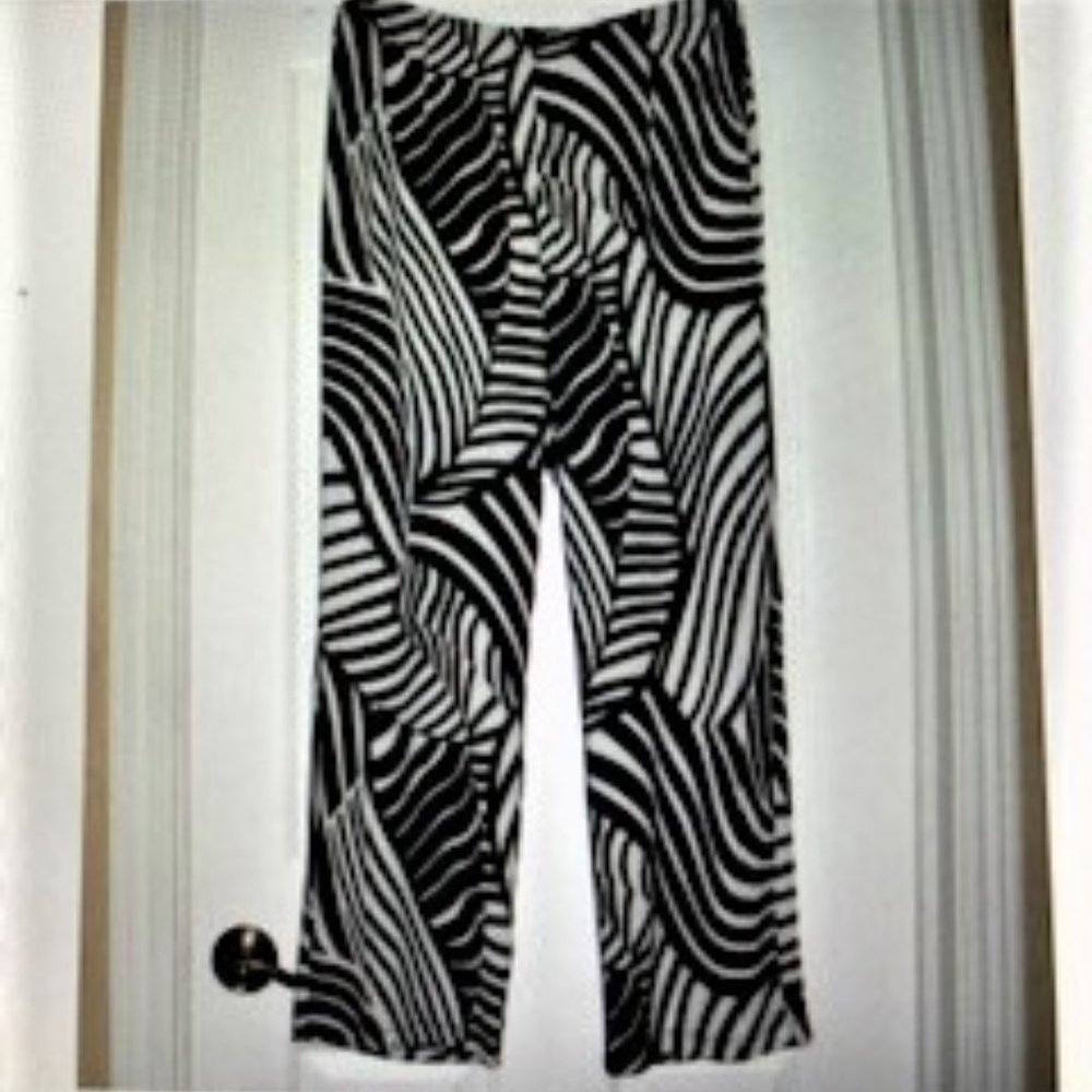 ⬇️Chico's Traveler Pants Chico's Size 2-NWOT